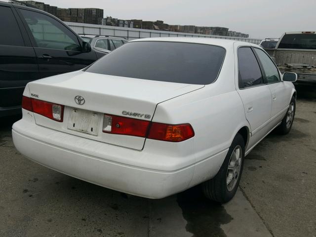 JT2BG22K3Y0457579 - 2000 TOYOTA CAMRY CE WHITE photo 4