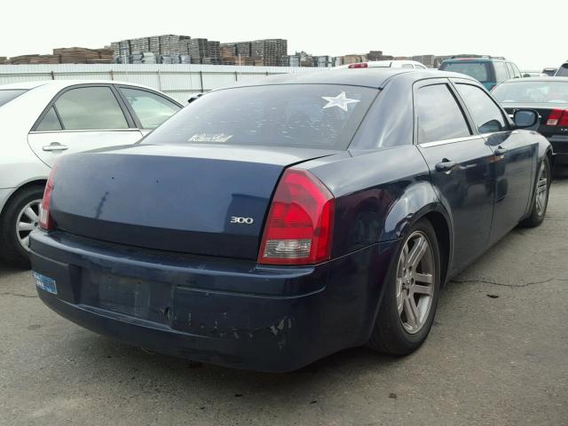 2C3JA43R75H590112 - 2005 CHRYSLER 300 BLUE photo 4