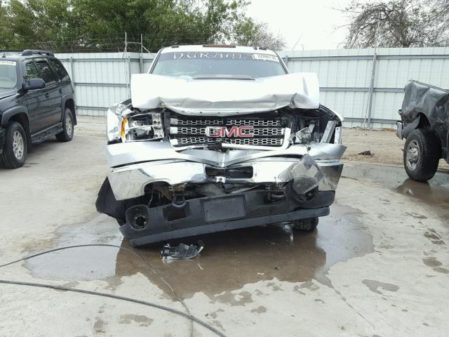 1GT413C83CF238380 - 2012 GMC SIERRA C35 SILVER photo 9