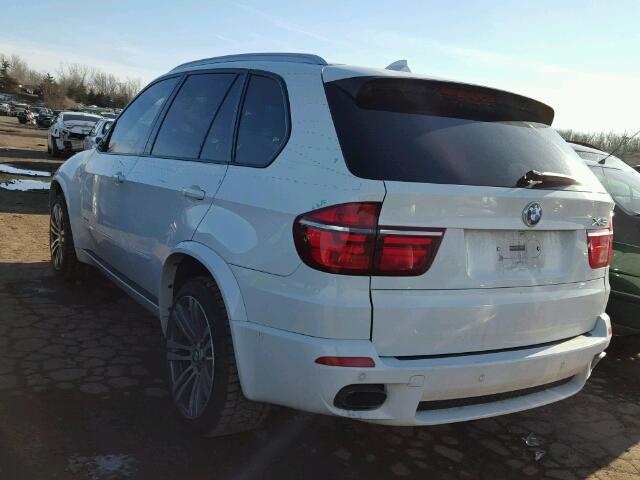 5UXZV4C53BL410007 - 2011 BMW X5 XDRIVE3 WHITE photo 3