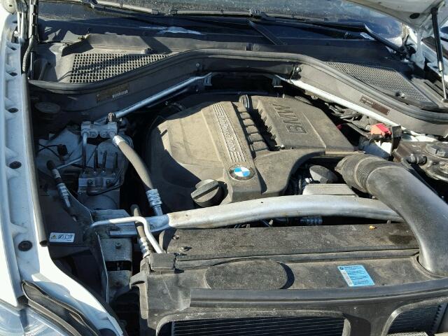 5UXZV4C53BL410007 - 2011 BMW X5 XDRIVE3 WHITE photo 7