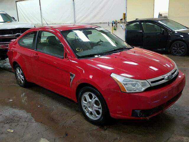 1FAHP33N78W100876 - 2008 FORD FOCUS SE RED photo 1