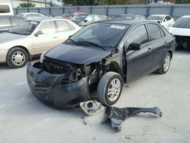 JTDBT923871045137 - 2007 TOYOTA YARIS GRAY photo 2