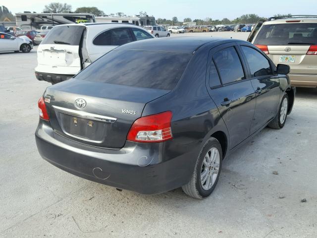 JTDBT923871045137 - 2007 TOYOTA YARIS GRAY photo 4