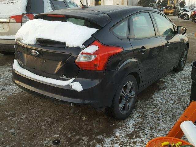 1FADP3K25EL137332 - 2014 FORD FOCUS SE BLACK photo 4