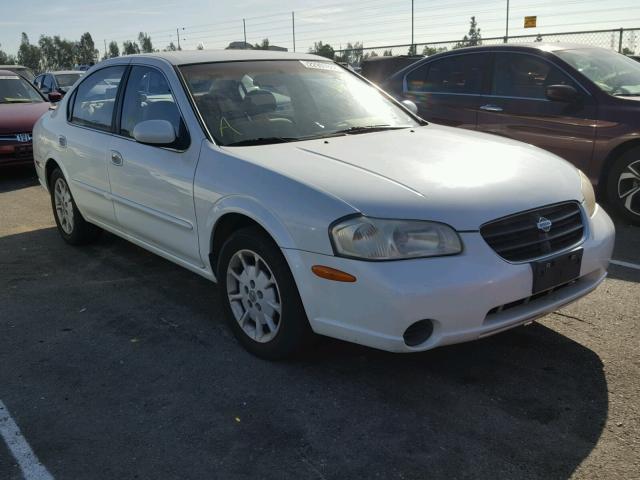 JN1CA31D91T806550 - 2001 NISSAN MAXIMA GXE WHITE photo 1