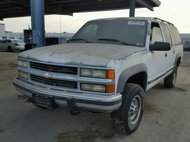 1GNGK26NXRJ415655 - 1994 CHEVROLET SUBURBAN K WHITE photo 2