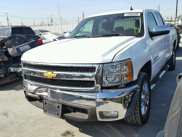 3GCPCSE04DG340425 - 2013 CHEVROLET SILVERADO WHITE photo 2