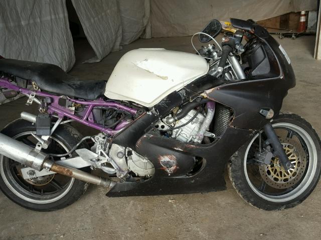 JH2PC2507TM505788 - 1996 HONDA CBR600 F3 CREAM photo 9