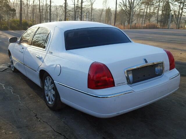 2LNHM82W58X654251 - 2008 LINCOLN TOWN CAR S WHITE photo 3