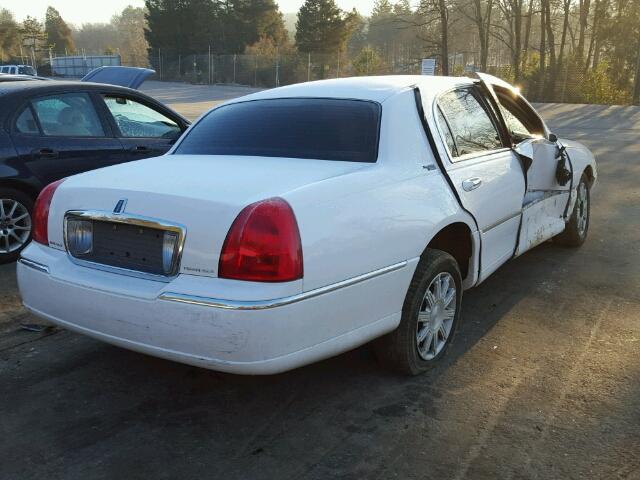 2LNHM82W58X654251 - 2008 LINCOLN TOWN CAR S WHITE photo 4