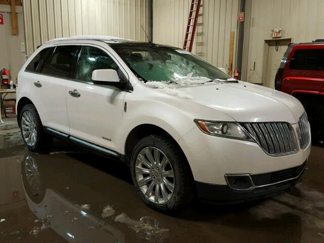 2LMDJ8JK7BBJ09621 - 2011 LINCOLN MKX WHITE photo 1