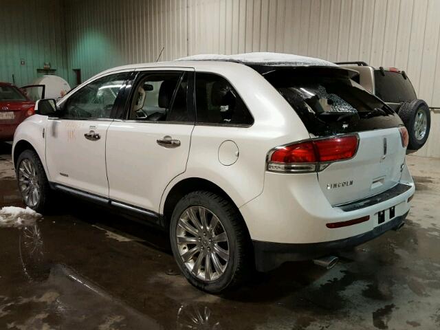 2LMDJ8JK7BBJ09621 - 2011 LINCOLN MKX WHITE photo 3