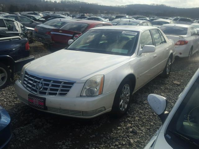 1G6KD57Y99U103240 - 2009 CADILLAC DTS CREAM photo 2