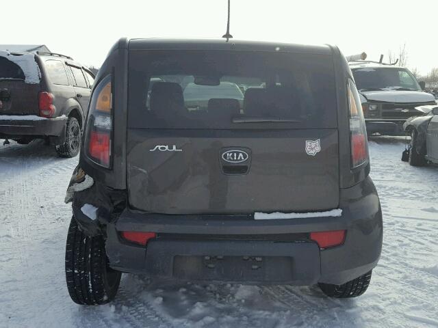 KNDJT2A24B7195747 - 2011 KIA SOUL + BROWN photo 9