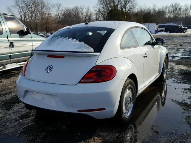 3VWF17AT8FM653624 - 2015 VOLKSWAGEN BEETLE 1.8 WHITE photo 4