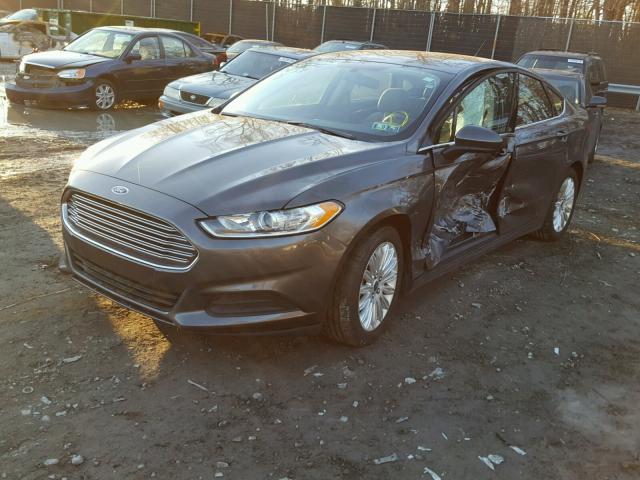 3FA6P0UU6GR242942 - 2016 FORD FUSION S H GRAY photo 2