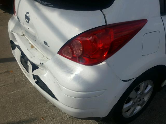 3N1BC13EX7L436609 - 2007 NISSAN VERSA S WHITE photo 9