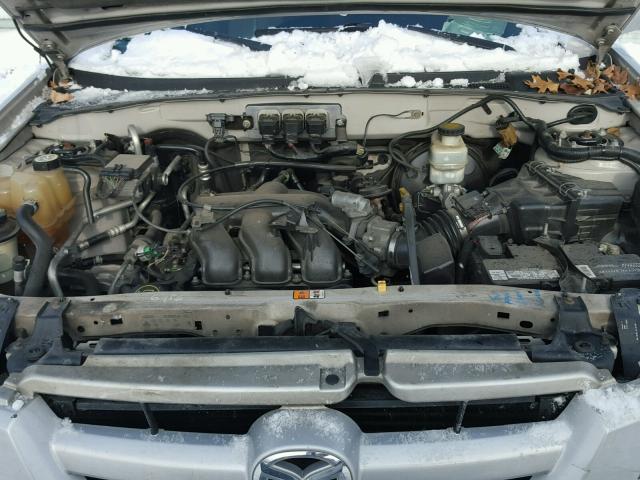 4F2CZ96165KM16475 - 2005 MAZDA TRIBUTE S SILVER photo 7