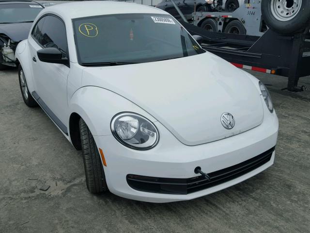 3VWF17AT4FM626808 - 2015 VOLKSWAGEN BEETLE 1.8 WHITE photo 1