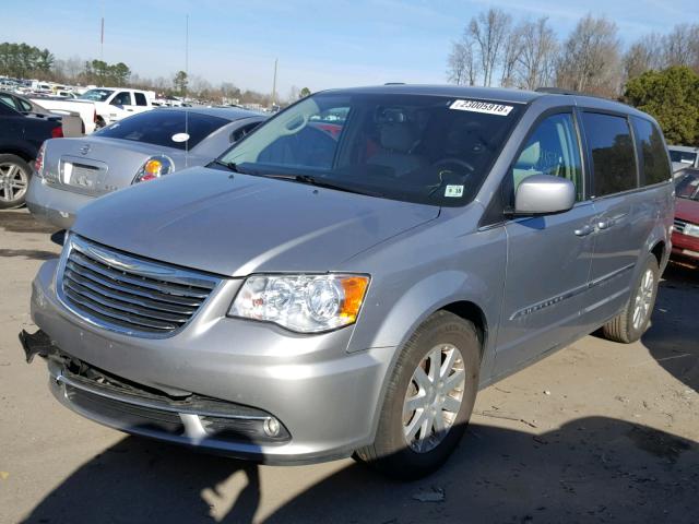 2C4RC1BG0DR714981 - 2013 CHRYSLER TOWN & COU SILVER photo 2