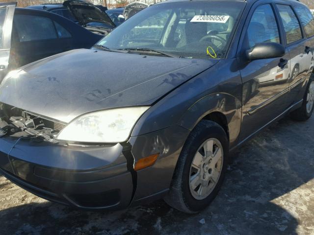 1FAHP36N57W213820 - 2007 FORD FOCUS ZXW GRAY photo 9