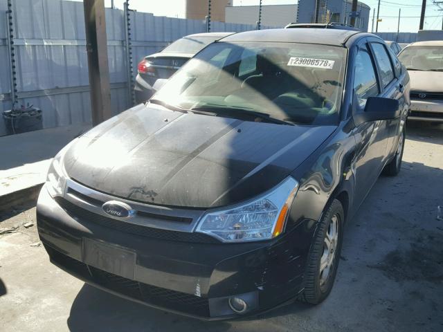 1FAHP35N68W188185 - 2008 FORD FOCUS SE BLACK photo 2