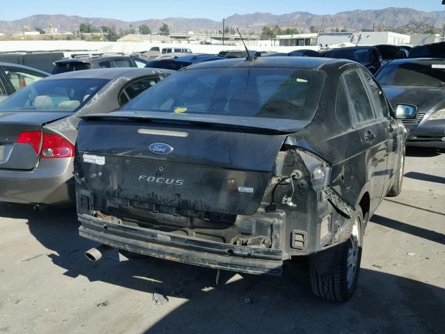 1FAHP35N68W188185 - 2008 FORD FOCUS SE BLACK photo 4