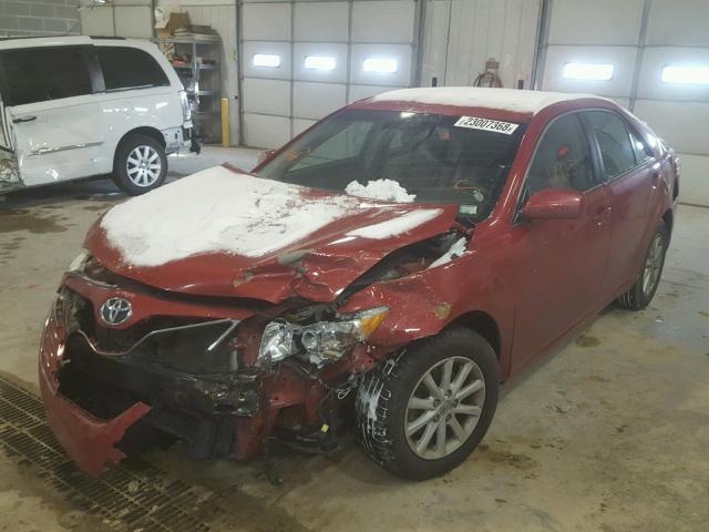 4T4BF3EK8AR044827 - 2010 TOYOTA CAMRY BASE RED photo 2