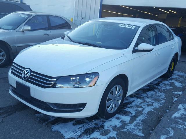 1VWAP7A30CC081793 - 2012 VOLKSWAGEN PASSAT S أبيض صورة 2