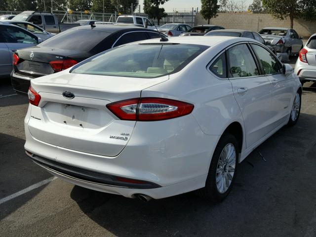 3FA6P0LUXER257068 - 2014 FORD FUSION SE WHITE photo 4