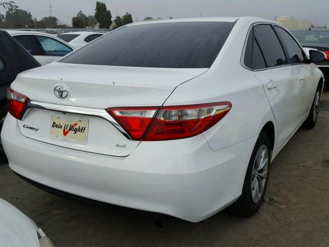 4T1BF1FKXHU284291 - 2017 TOYOTA CAMRY LE WHITE photo 4