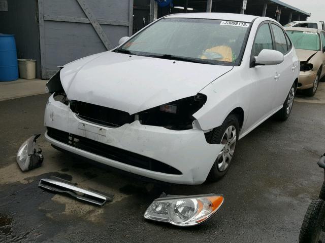 KMHDU4AD4AU955453 - 2010 HYUNDAI ELANTRA BL WHITE photo 2