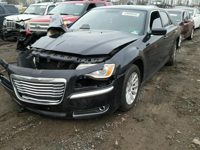 2C3CCAAG0CH198735 - 2012 CHRYSLER 300 BLACK photo 2