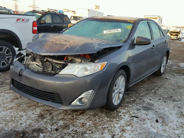 4T1BD1FK4DU093756 - 2013 TOYOTA CAMRY HYBR GRAY photo 2