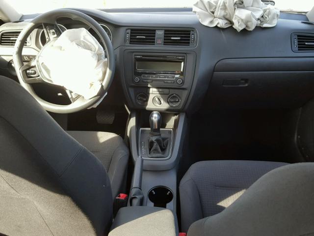 3VW2K7AJ4FM248399 - 2015 VOLKSWAGEN JETTA BASE თეთრი ფოტო 9