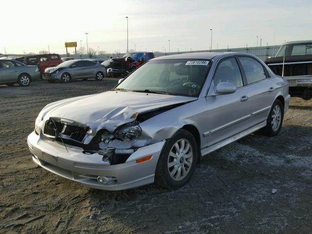 KMHWF35H14A988104 - 2004 HYUNDAI SONATA GLS SILVER photo 2