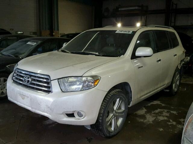 5TDDK3EH9AS015655 - 2010 TOYOTA HIGHLANDER WHITE photo 2