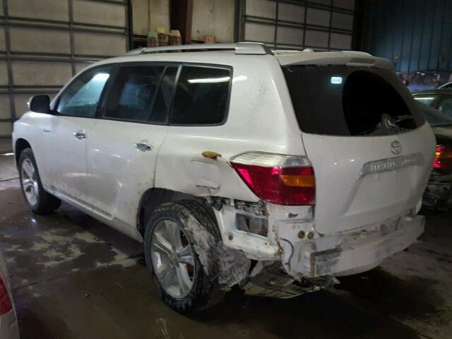 5TDDK3EH9AS015655 - 2010 TOYOTA HIGHLANDER WHITE photo 3