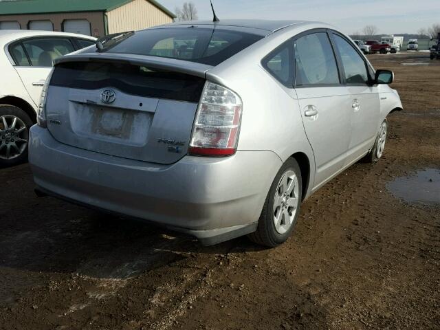 JTDKB20UX77681514 - 2007 TOYOTA PRIUS SILVER photo 4