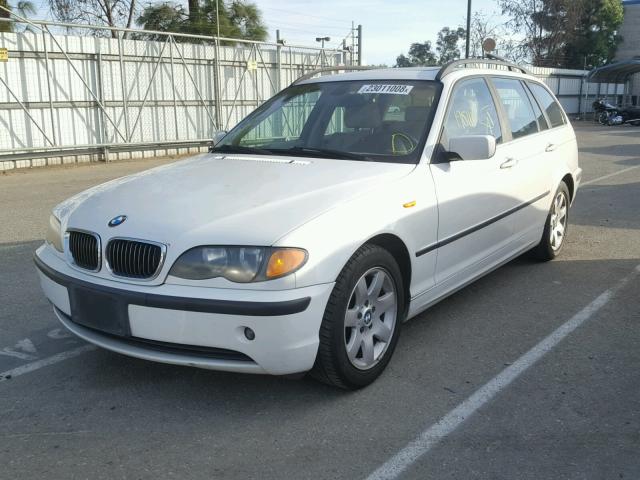 WBAAX13443PJ00552 - 2003 BMW 325 IT WHITE photo 2