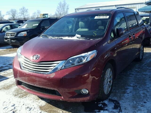 5TDDZ3DCXHS159792 - 2017 TOYOTA SIENNA XLE RED photo 2