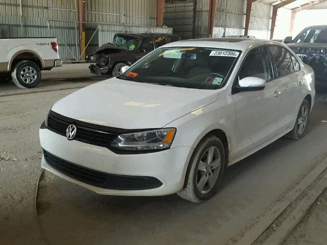 3VWLL7AJ7CM394115 - 2012 VOLKSWAGEN JETTA TDI WHITE photo 2