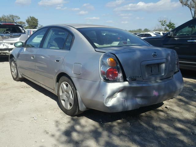 1N4AL11D13C300349 - 2003 NISSAN ALTIMA BAS SILVER photo 3