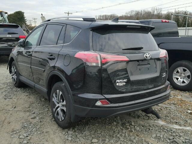 2T3BFREV5HW591921 - 2017 TOYOTA RAV4 LE Qara foto 3