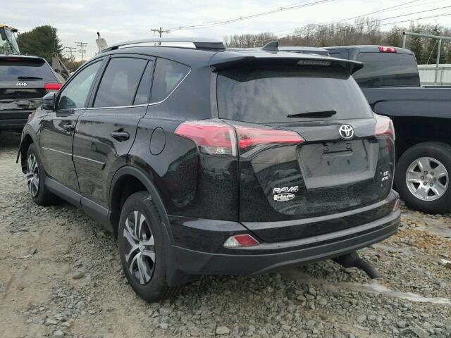 2T3BFREV5HW591921 - 2017 TOYOTA RAV4 LE BLACK photo 3