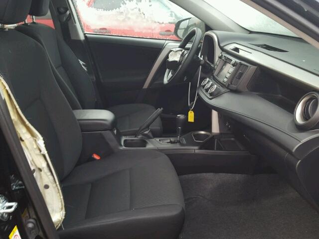 2T3BFREV5HW591921 - 2017 TOYOTA RAV4 LE Qara foto 5