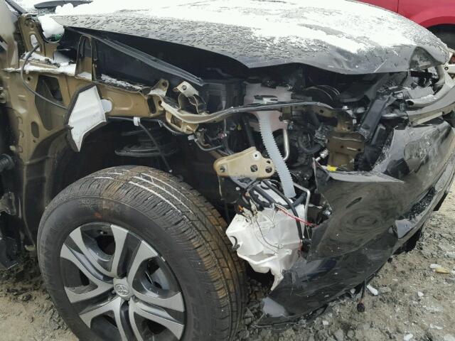 2T3BFREV5HW591921 - 2017 TOYOTA RAV4 LE Qara foto 9