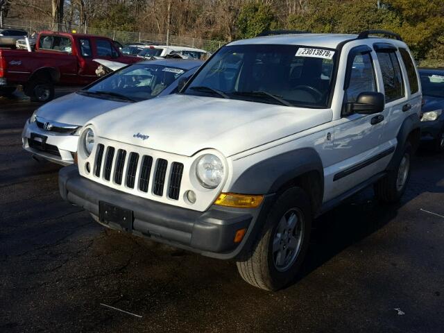 1J4GL48K06W247795 - 2006 JEEP LIBERTY SP WHITE photo 2