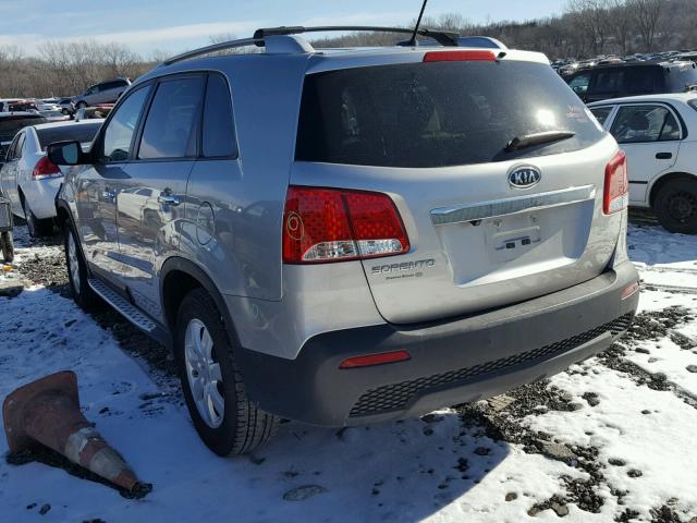 5XYKT3A68CG299496 - 2012 KIA SORENTO BA SILVER photo 3